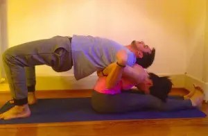 poses d'yoga partenaire